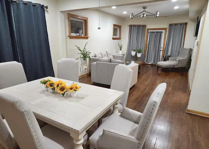 Relaxing Entire Roseland Neighborhood Apartment Unit