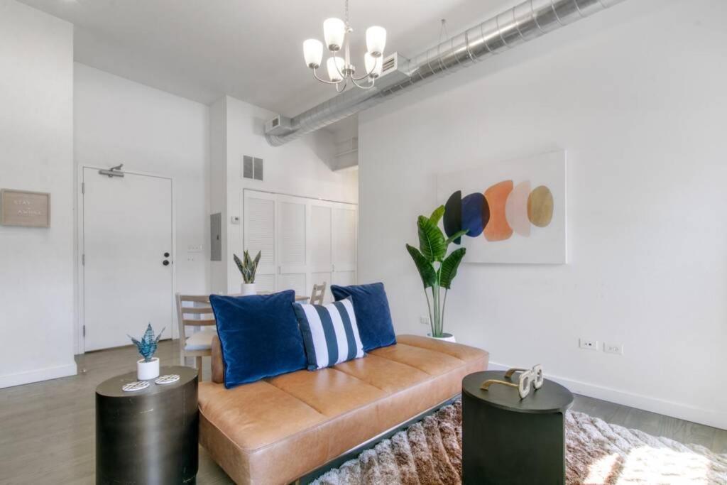 West Loop 1br With In-unit Laundry - 301 Apartment *