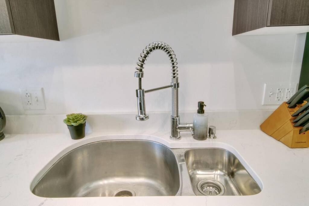 Apartment West Loop 1br With In-unit Laundry - 301 *