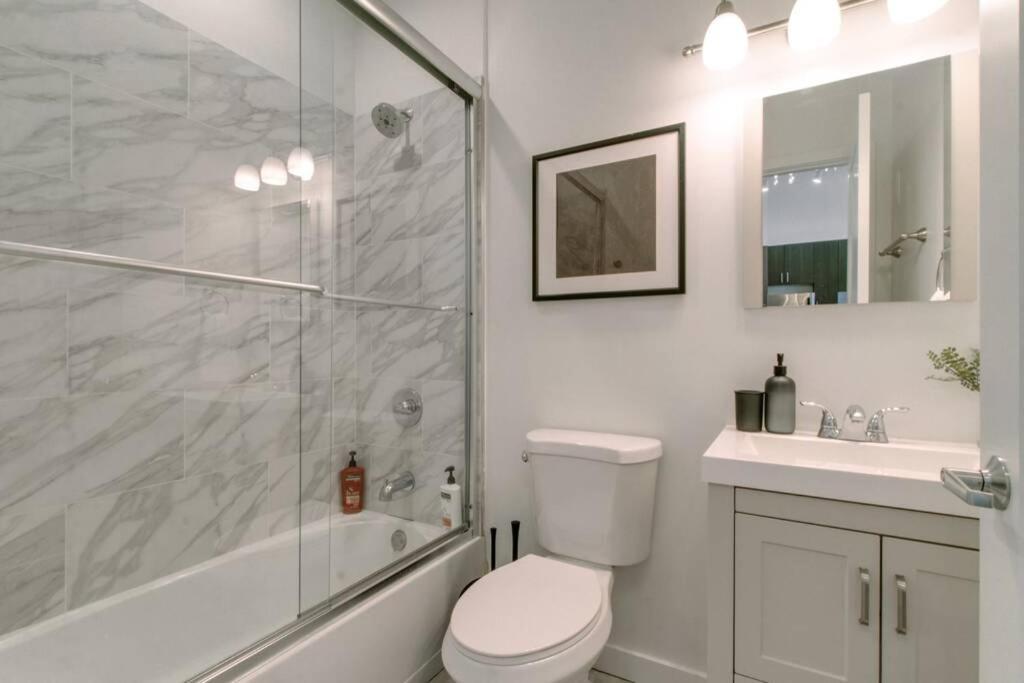 West Loop 1br With In-unit Laundry - 301 Apartment *