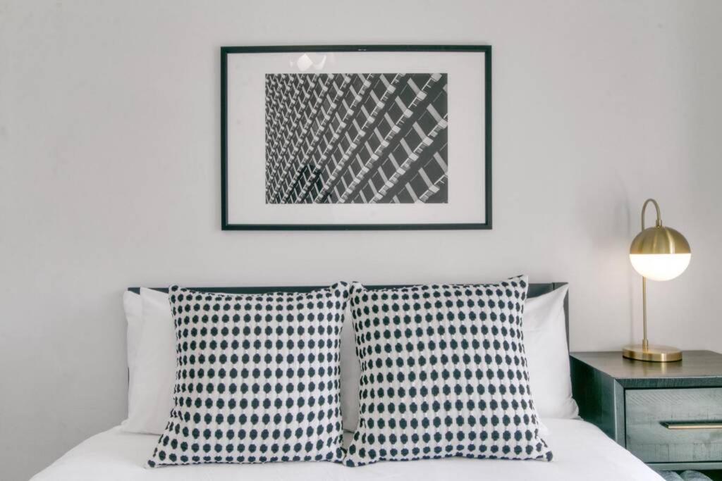 West Loop 1br With In-unit Laundry - 301