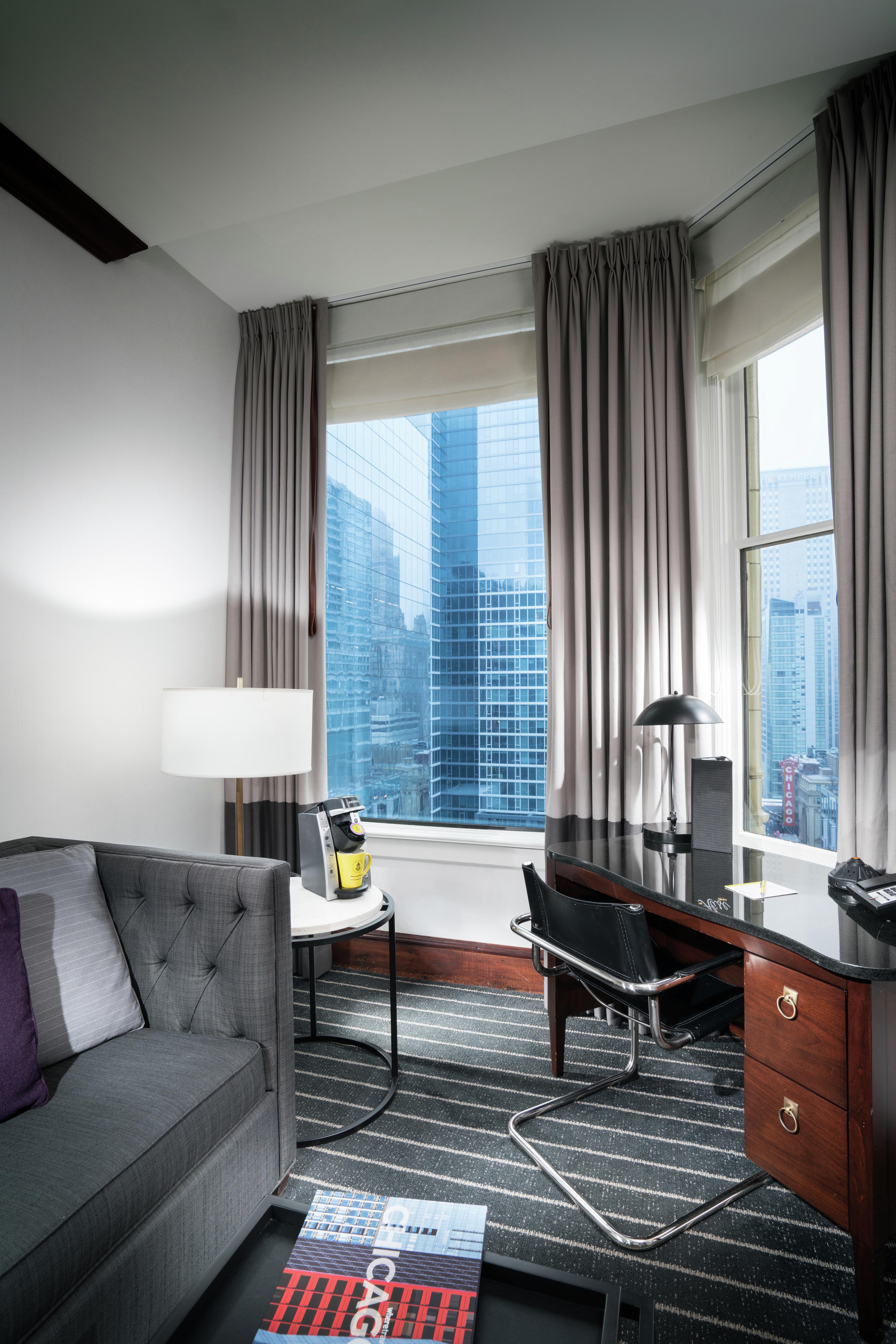 Staypineapple, An Iconic Hotel, The Loop Chicago