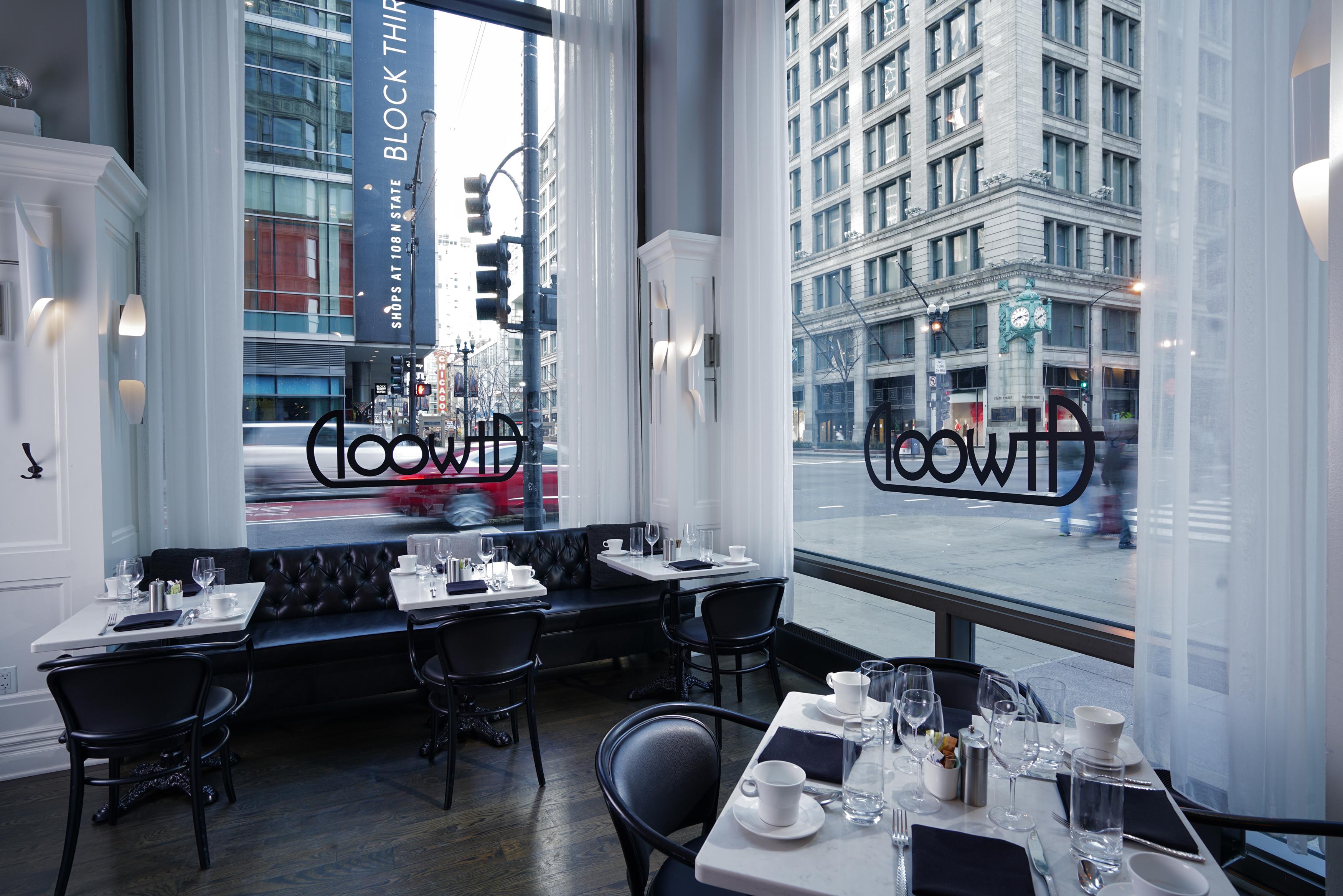 Hotel Staypineapple, An Iconic Hotel, The Loop Chicago