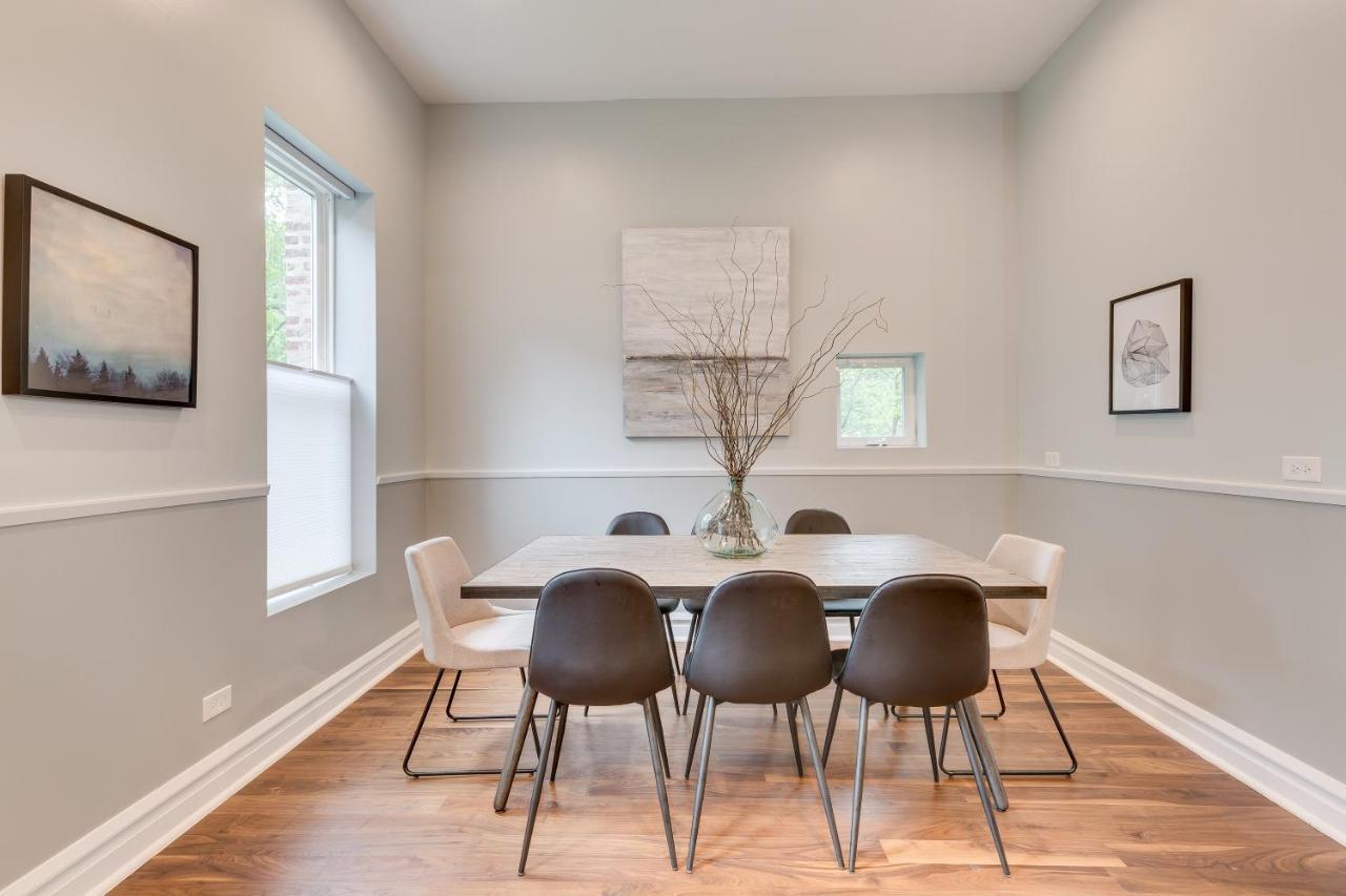 Private Deck And Backyard Perfect For Your Entire Group! Walk To The United Center Holiday home *