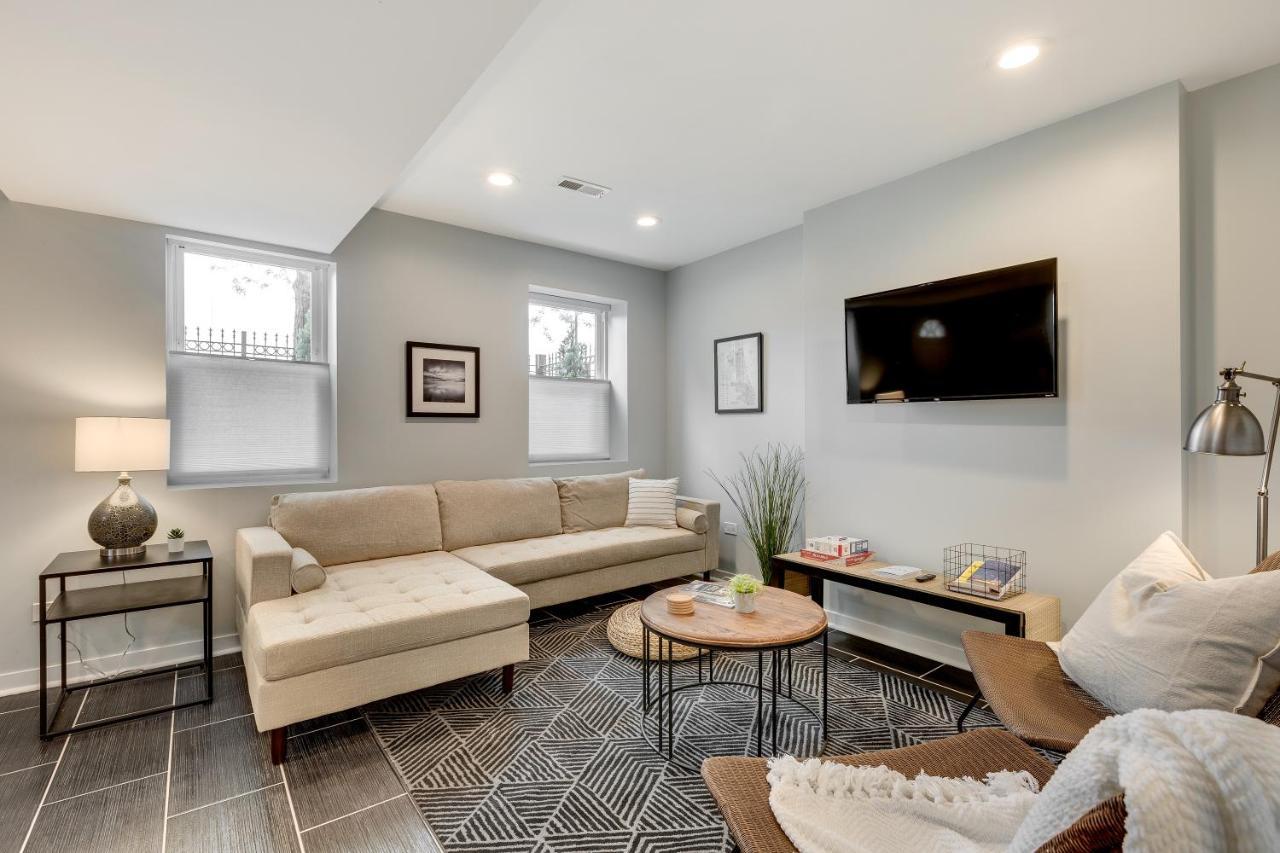 Holiday home Private Deck And Backyard Perfect For Your Entire Group! Walk To The United Center *