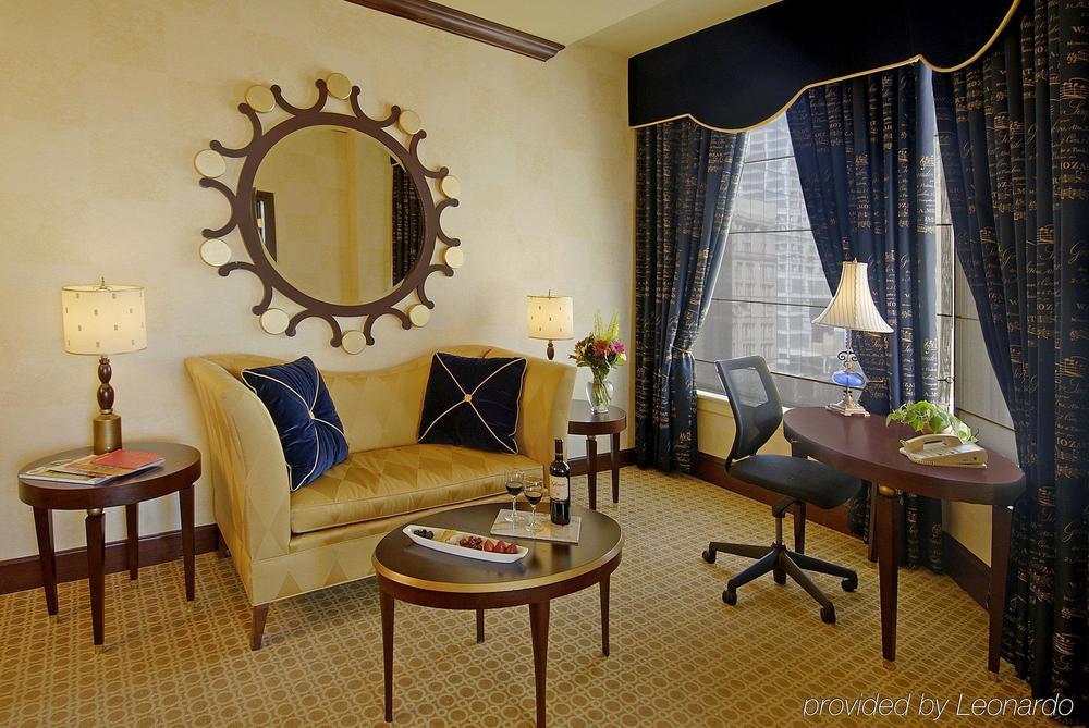 Hotel Staypineapple, An Iconic Hotel, The Loop