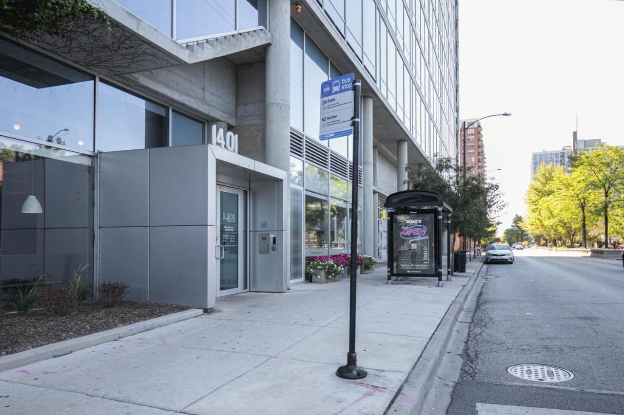 South Loop 2br W Rooftop 3 Blocks To Grant Park Chi-1018