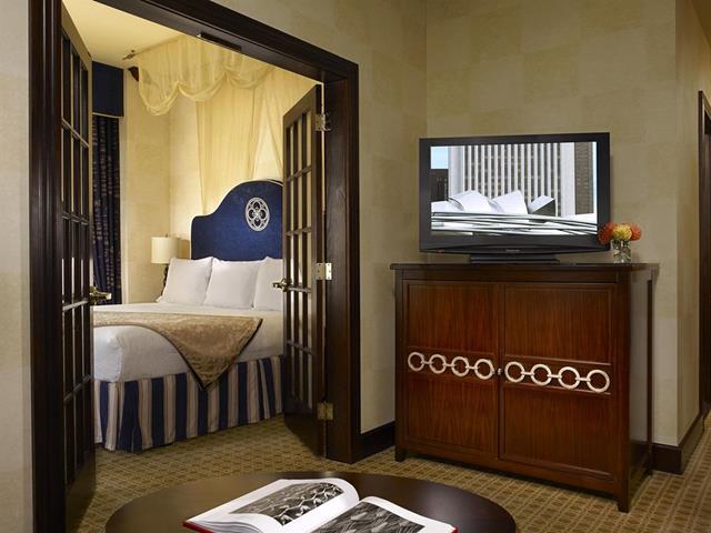 Staypineapple, An Iconic Hotel, The Loop Hotel Chicago