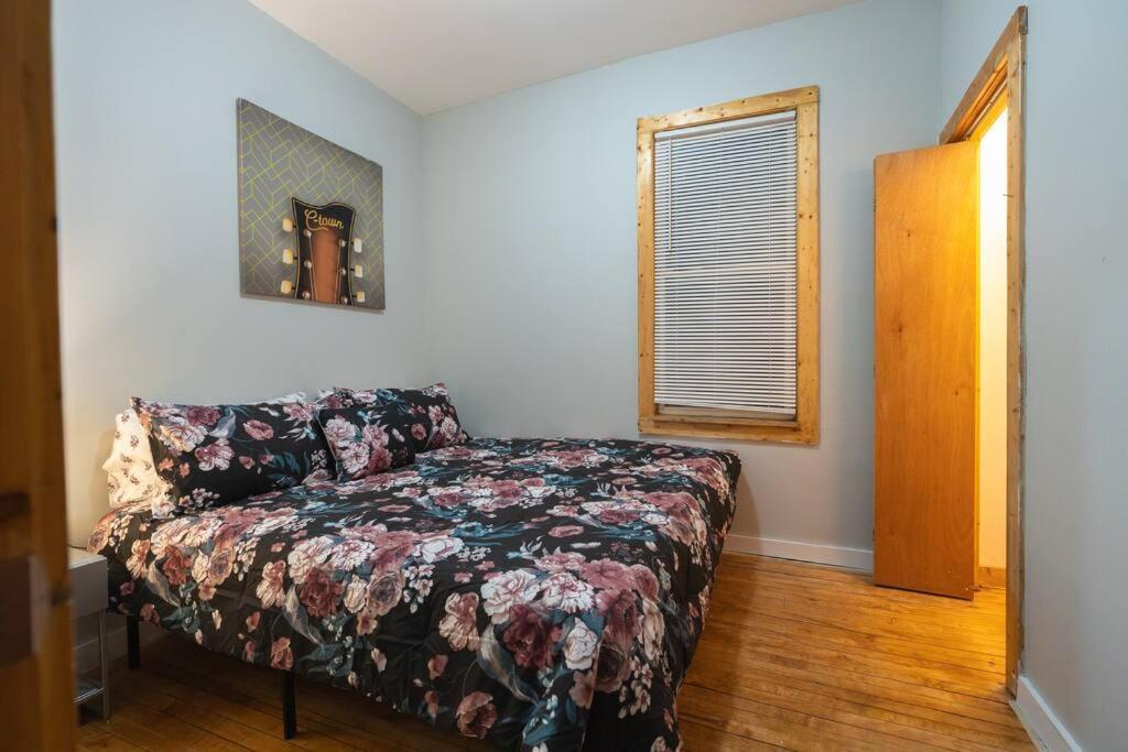 Apartment Cityscape Retreat 3br Haven With Free Parking