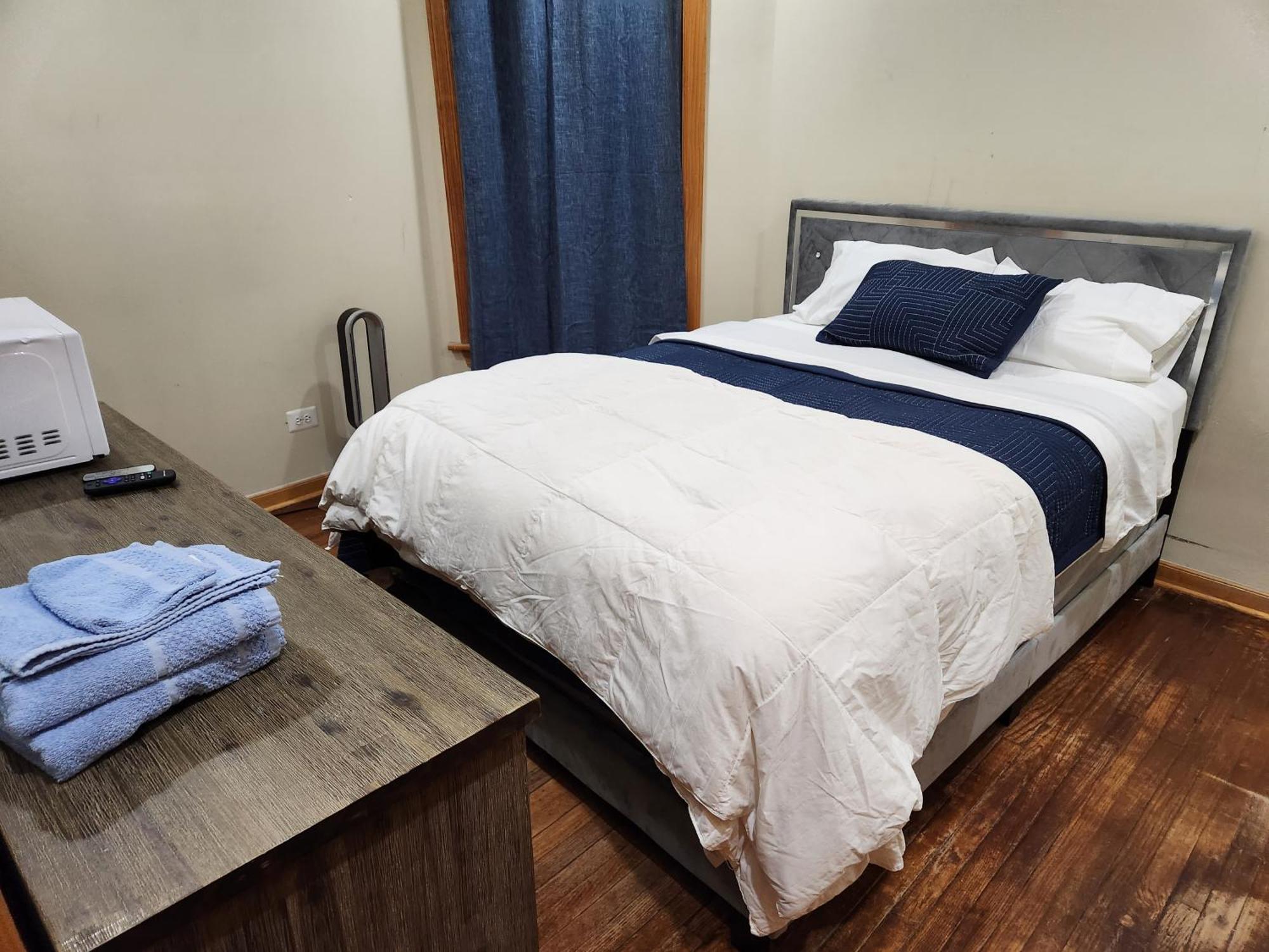Relaxing Entire Roseland Neighborhood Unit Apartment Chicago