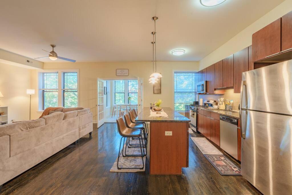 Apartment Chic & Elegant 4br Retreat Near Uchi With Laundry