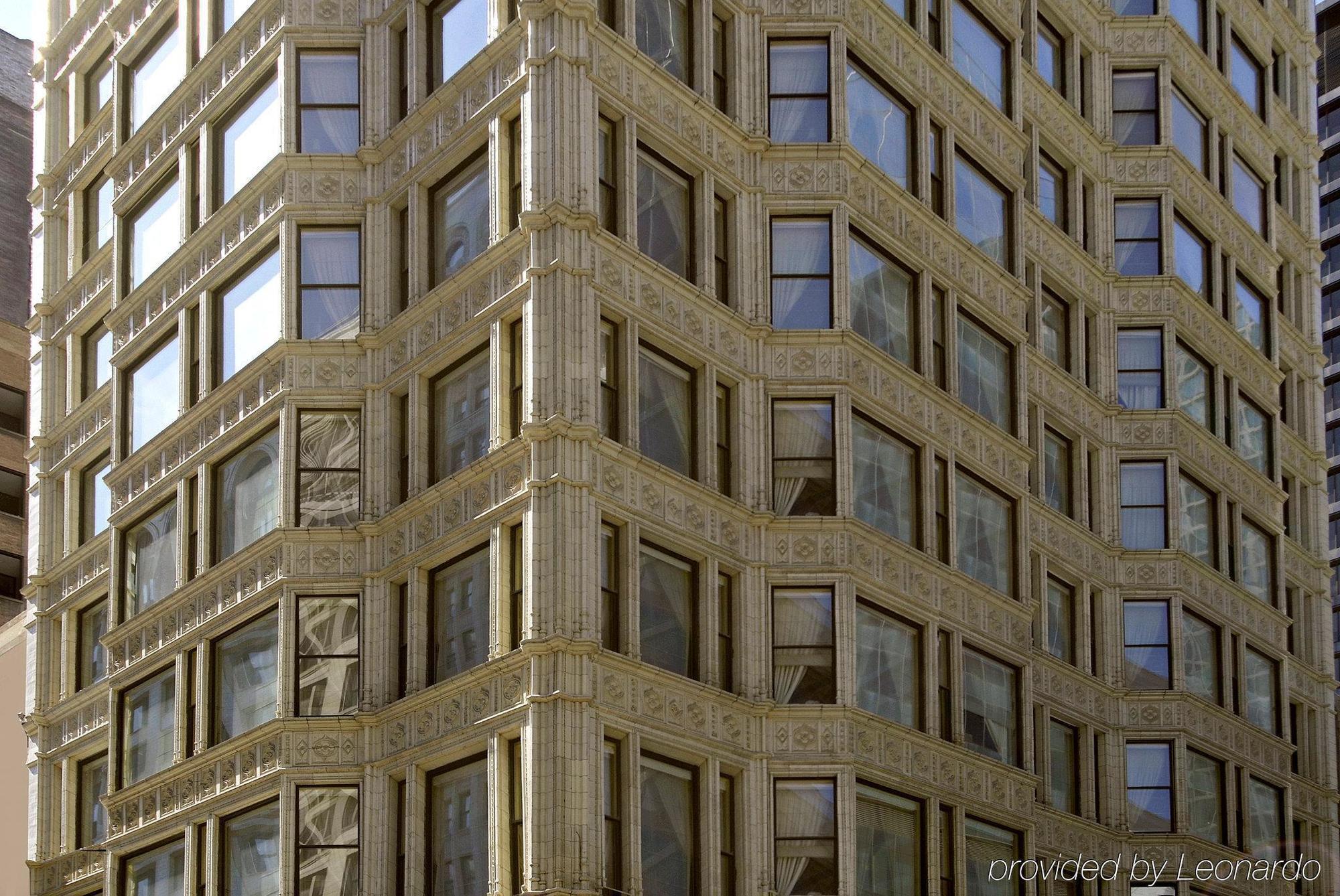 Staypineapple, An Iconic Hotel, The Loop Hotel Chicago