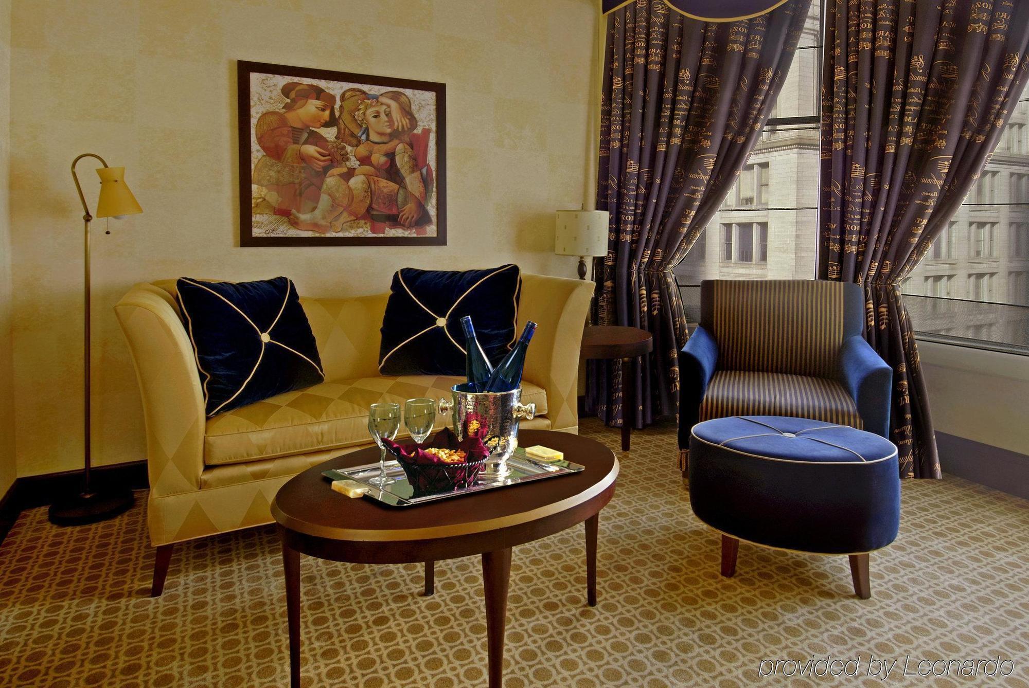 Staypineapple, An Iconic Hotel, The Loop Hotel Chicago