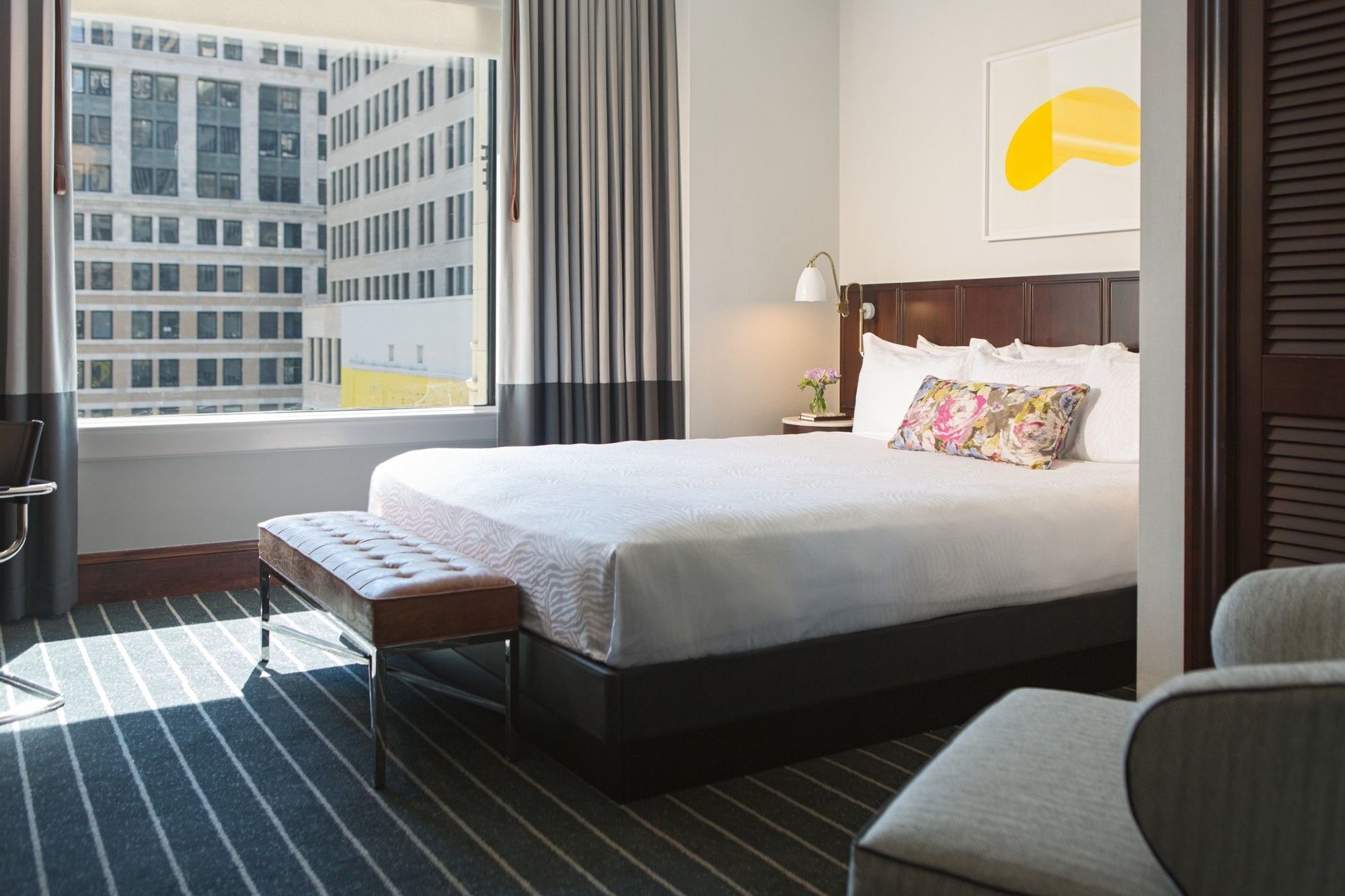 Hotel Staypineapple, An Iconic Hotel, The Loop Chicago