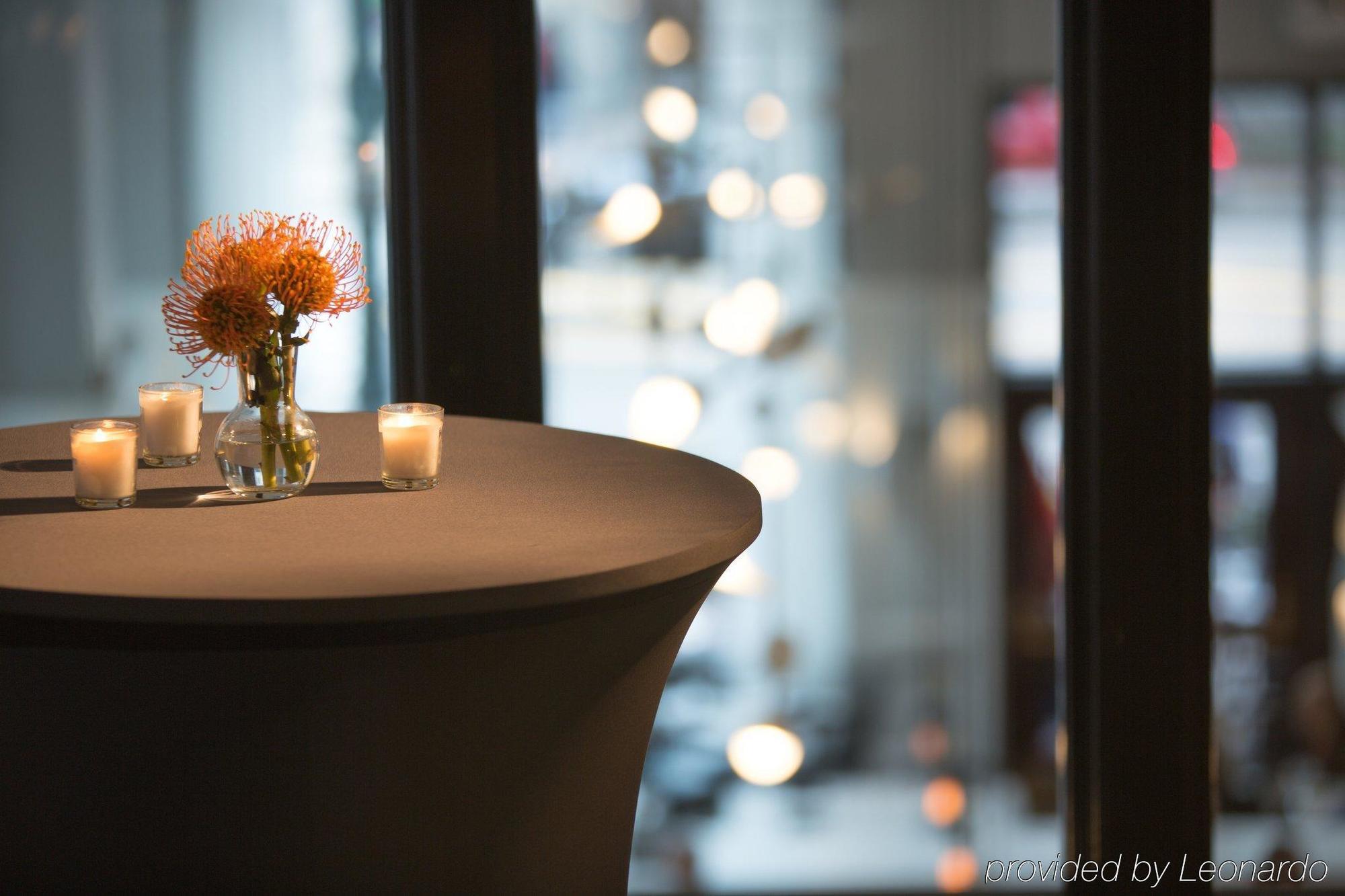Staypineapple, An Iconic Hotel, The Loop Chicago