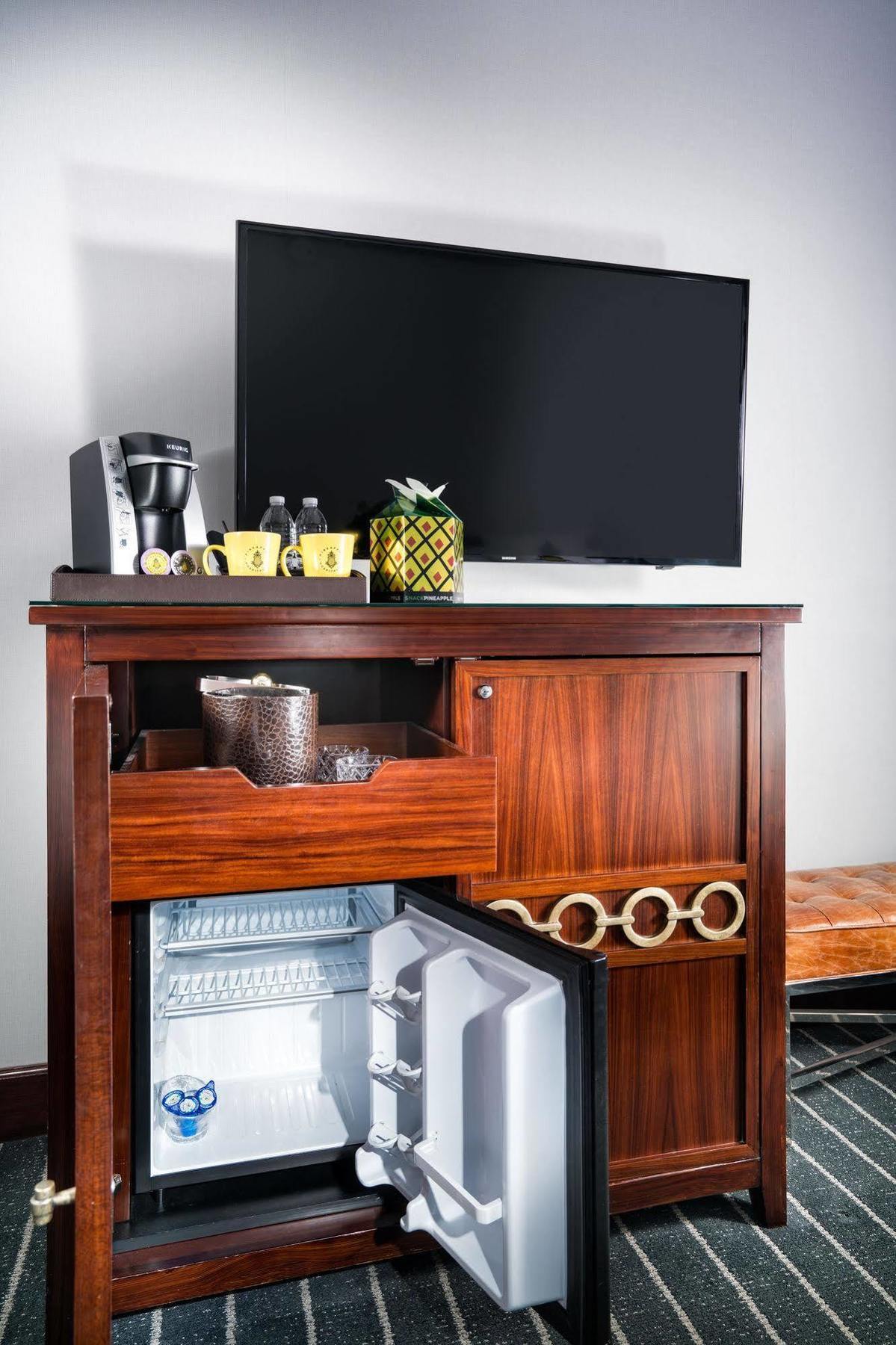 Staypineapple, An Iconic Hotel, The Loop Hotel
