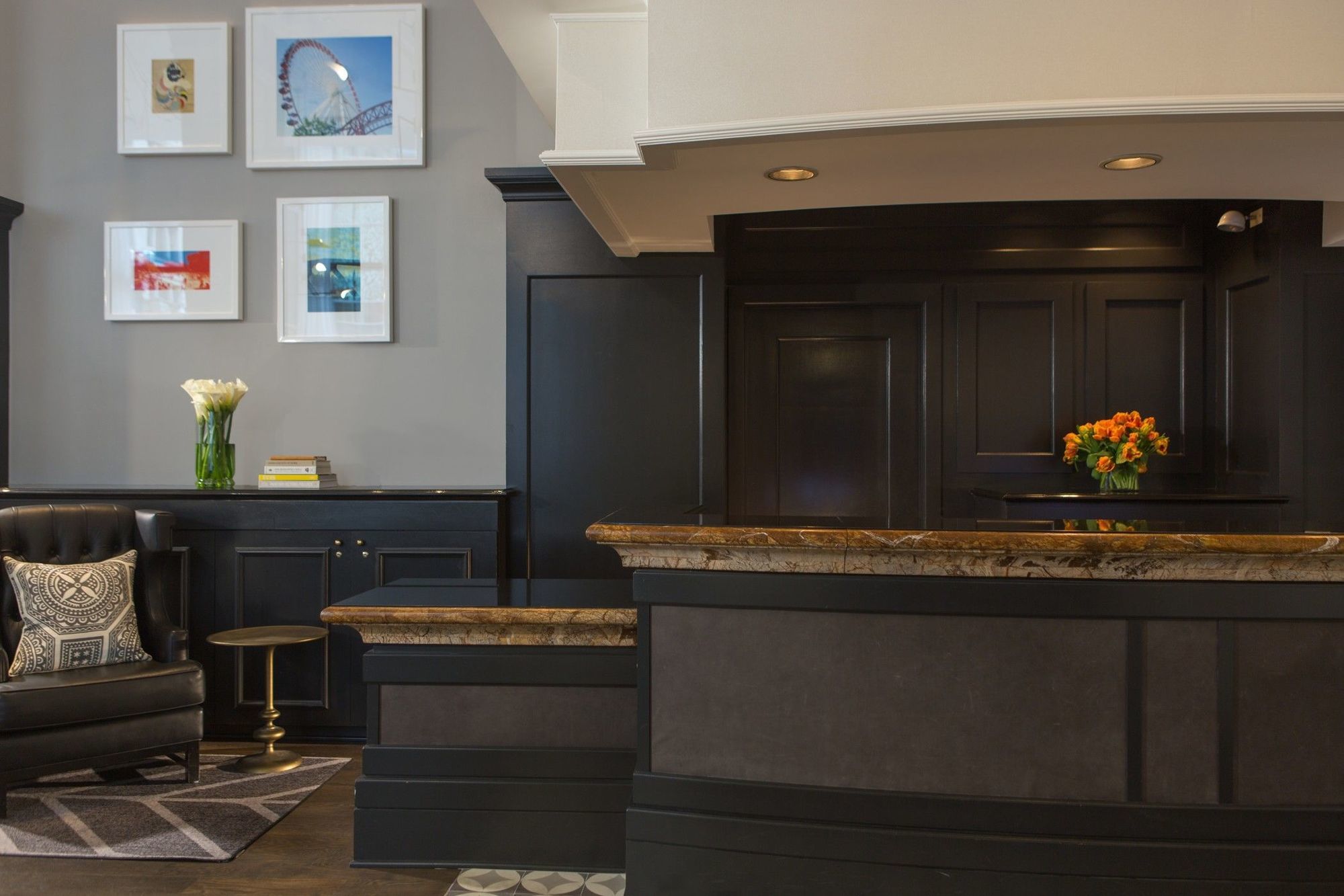 Hotel Staypineapple, An Iconic Hotel, The Loop Chicago