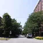 Frontdesk Classic 1 Bedroom Apt In Ravenswood