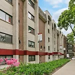 Stunning 1Br Apartment At Center Of Lakeview - Oakdale 211
