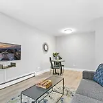 Convenient Location & Cozy Studio Apartment - Oakdale Rep