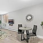 Convenient Location & Cozy Studio Apartment - Oakdale Rep