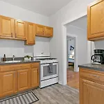 Well-Furnished 1Br Apt In Popular Spot - Belmont J3