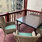 Penthouse Level, Stunning Wrigley Stay