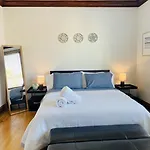 The Karlov. Gorgeous ,Spacious 2Bd/ 1Ba W/ Parking