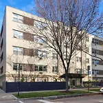 Fully Furnished Studio Apt In Lakeview - Oakdale 206