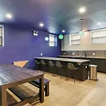 Contemporary 4Br Apt Close To Restaurants - Racine 202