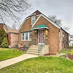 Chicago Home With Spacious Yard 14 Mi To Dtwn