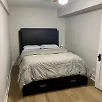 Lincoln Park Apartment With Backyard!