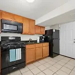 Walk To Train L Near Attractions And Ord L Free Parking L Patio