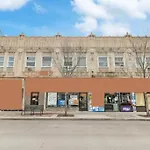 Discover North Side Chicago From Modern Studio Apt