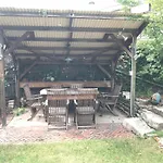 Iklektik House // Robin