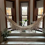 Boho Chic City Studio: Lakeview, Chicago