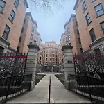 Boho Chic City Studio: Lakeview, Chicago