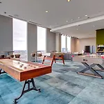 Near North 2Br W Roof Gym Nr Red Line Chi-580