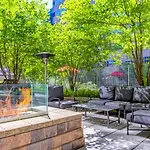 Loop Studio W Lounge Roof Nr Riverwalk Chi-792