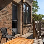Flexhome Ukrainian Village 2Br D2