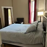 Gorgeous North Kenwood Hyde Park Unit