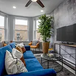 Cute And Cozy Chicago Modern Condo