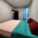 Lightning Apartment\'S Respectful Area With The Visitors