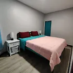 Lightning Apartment\'S Respectful Area With The Visitors
