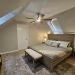 Trendy Loft In Southport