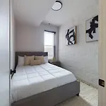 Zen Escape-Chicago\'S Urban Oasis