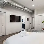 Wicker Park Luxe 2Br 2Ba Condo