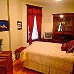 Old Chicago Inn