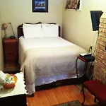 Old Chicago Inn
