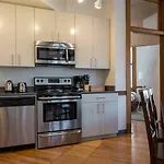 Hip 3Br In The Chicago Loop By Sonder